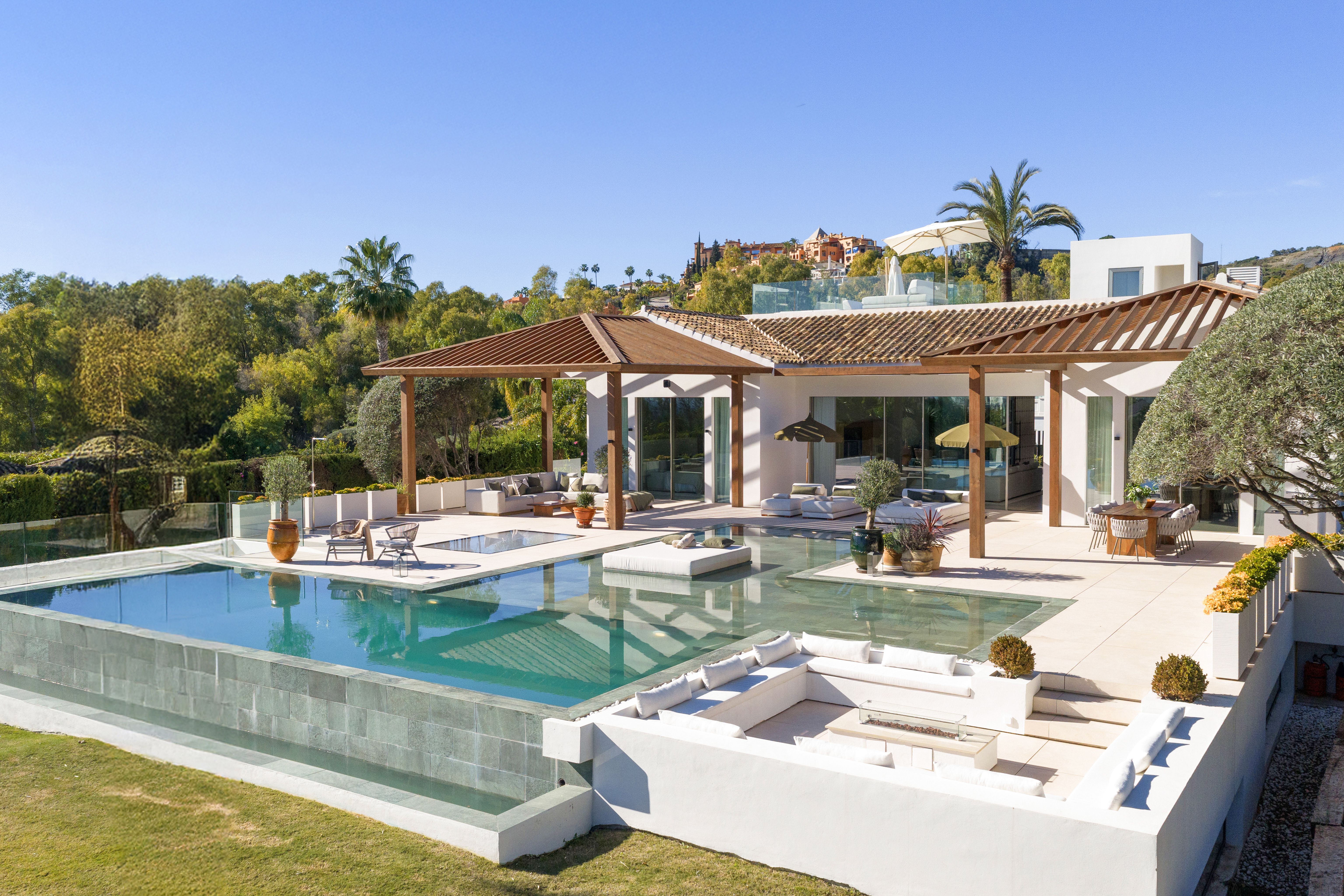 Villa Olivia source photo candidate 28.jpg; draft review only, public-use approval pending.