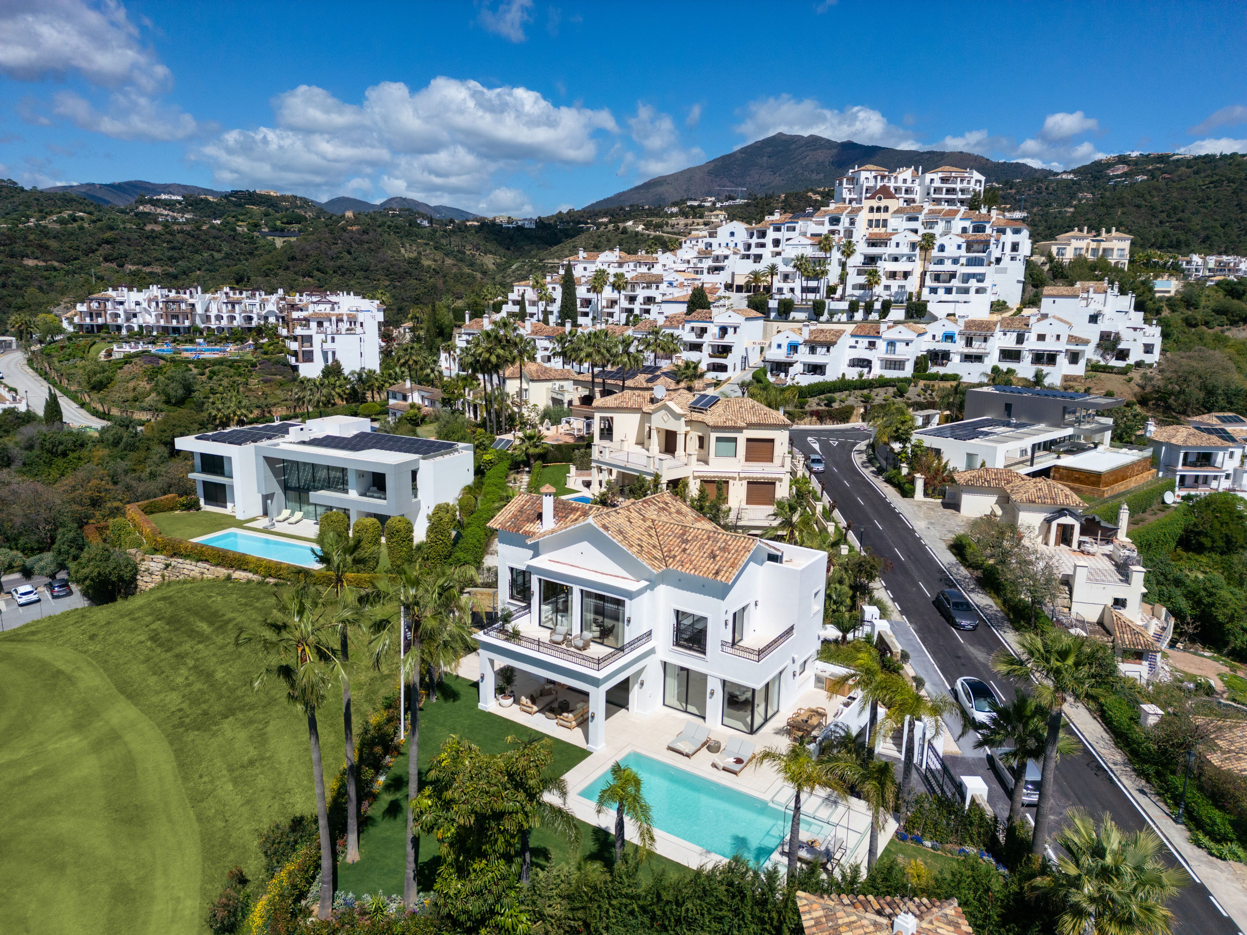 Aerial view of Villa Fortuna beside Los Arqueros Golf