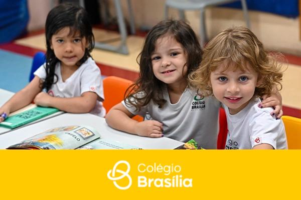 Crianças da Educação Infantil do Colégio Brasília em sala de aula