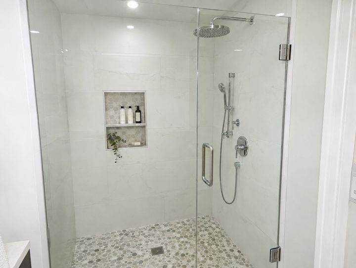 Walk-in shower, after cleaning