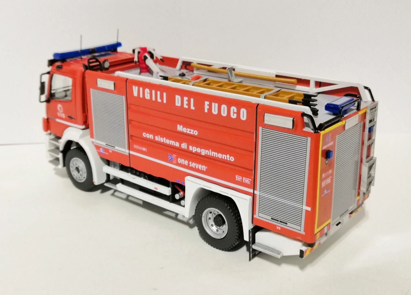 A.B.P. - Mercedes-Benz Atego II Fornitura 'ONE SEVEN' Restyling - Milano, foto 3