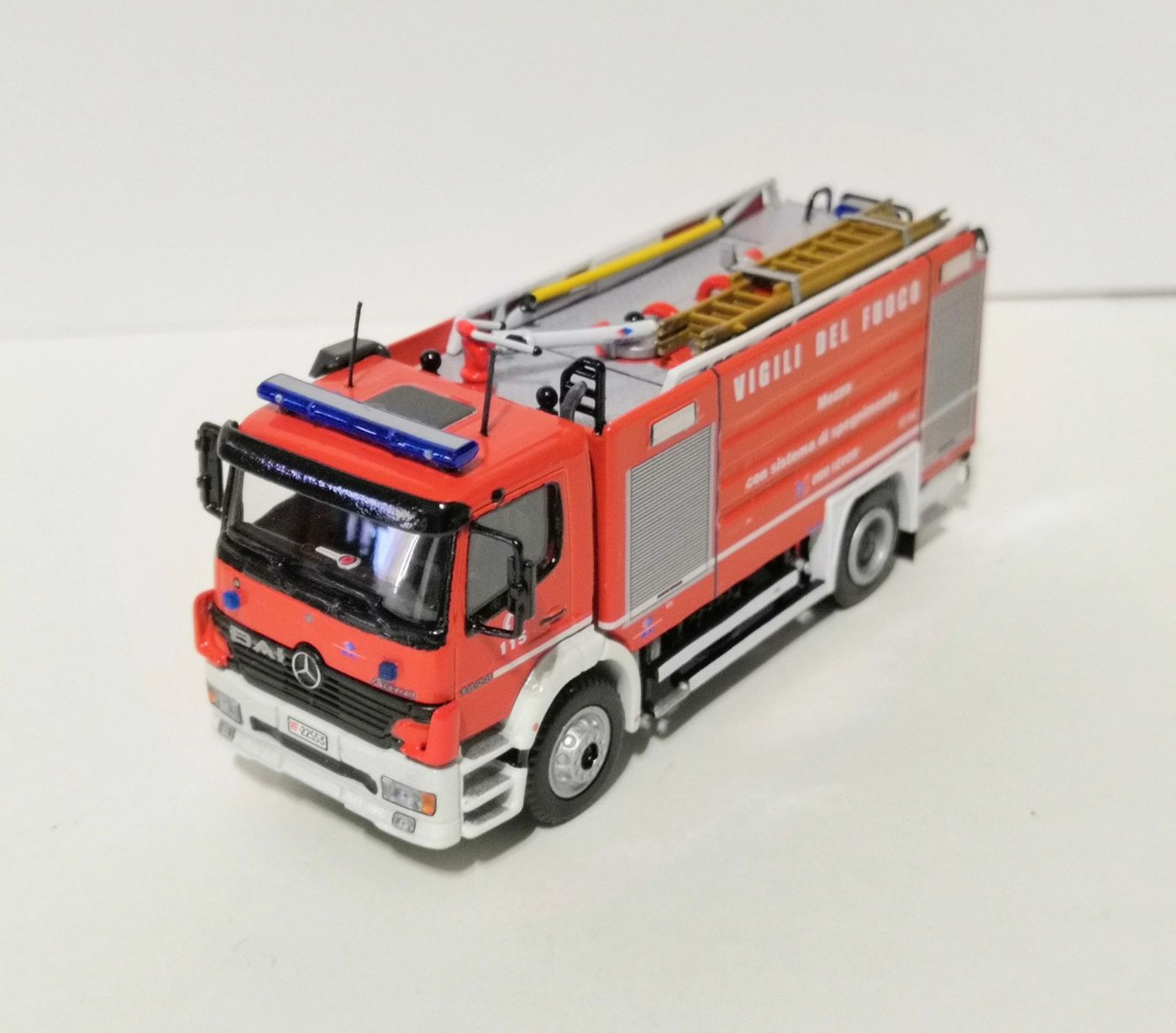 A.B.P. - Mercedes-Benz Atego II Fornitura 'ONE SEVEN' Restyling - Milano, foto 3