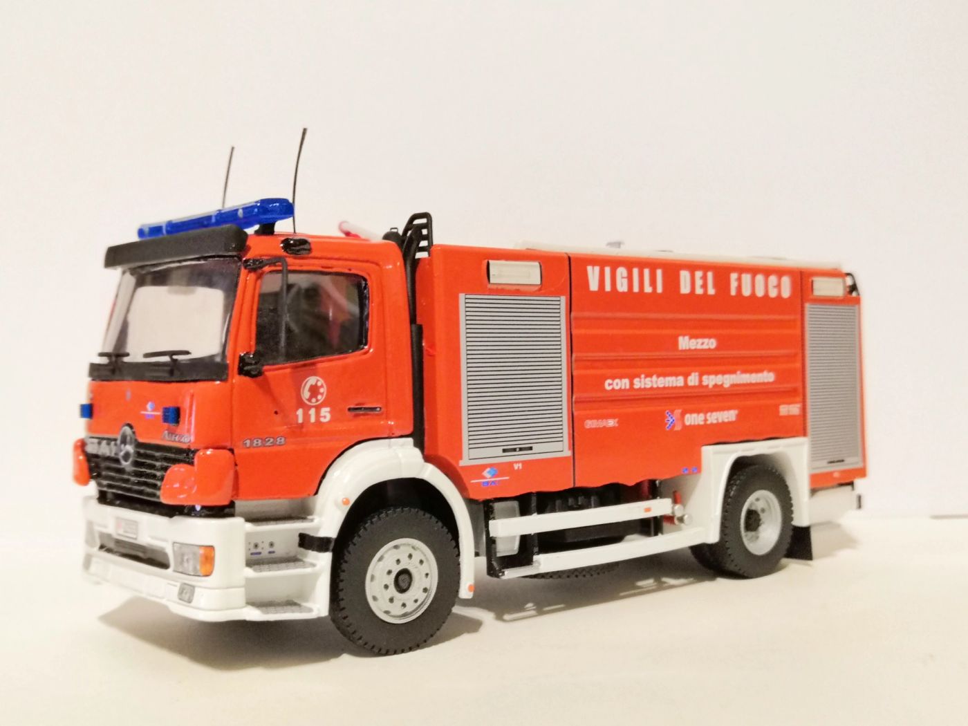 A.B.P. - Mercedes-Benz Atego II Fornitura 'ONE SEVEN' - Milano, foto 3