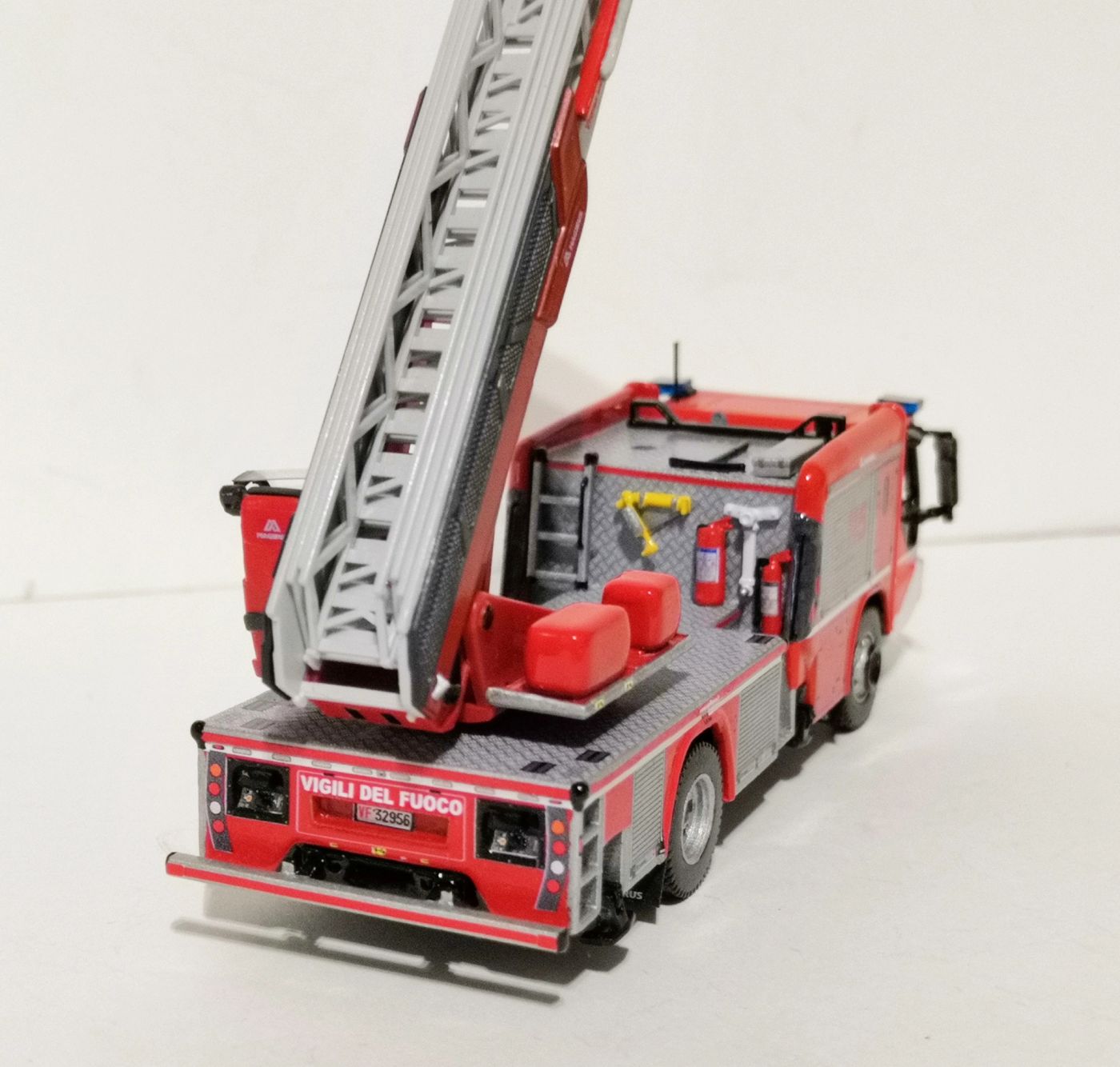 1-87 AS Eurocargo 160 E 32 'Low Line', foto 17