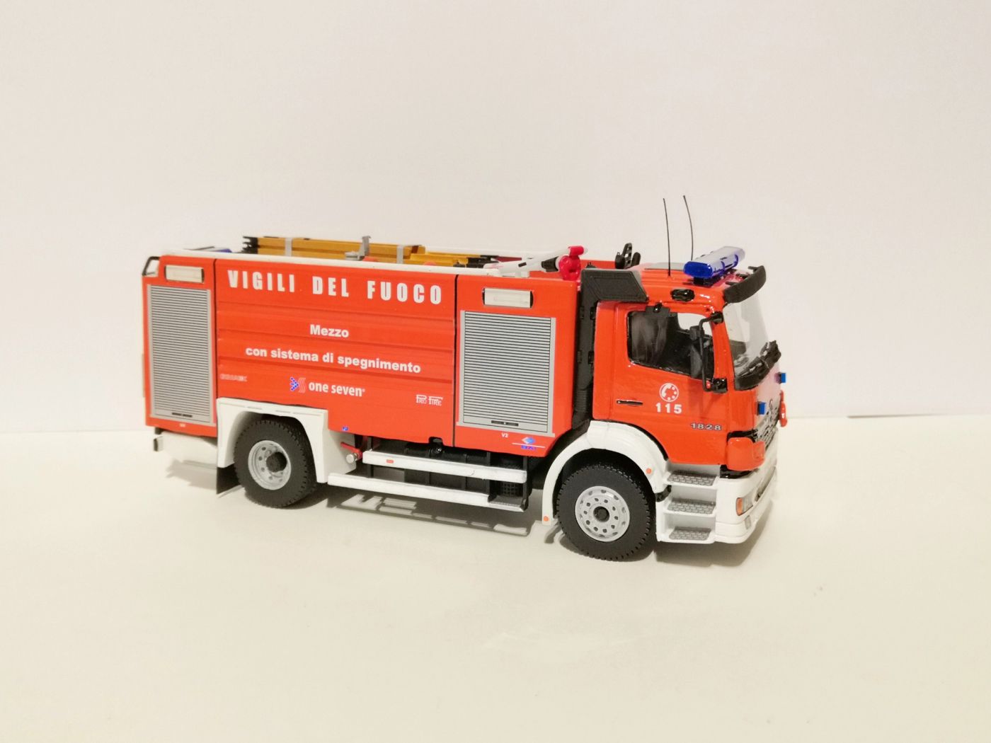 A.B.P. - Mercedes-Benz Atego II Fornitura 'ONE SEVEN' - Milano, foto 11
