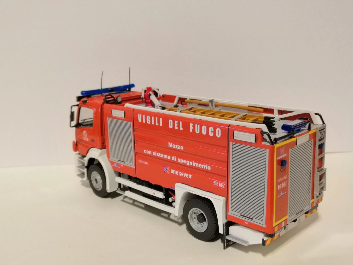 A.B.P. - Mercedes-Benz Atego II Fornitura 'ONE SEVEN' - Milano, foto 7