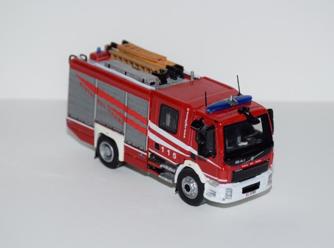 A.P.S. Volvo 280/290 IV Serie, foto 2