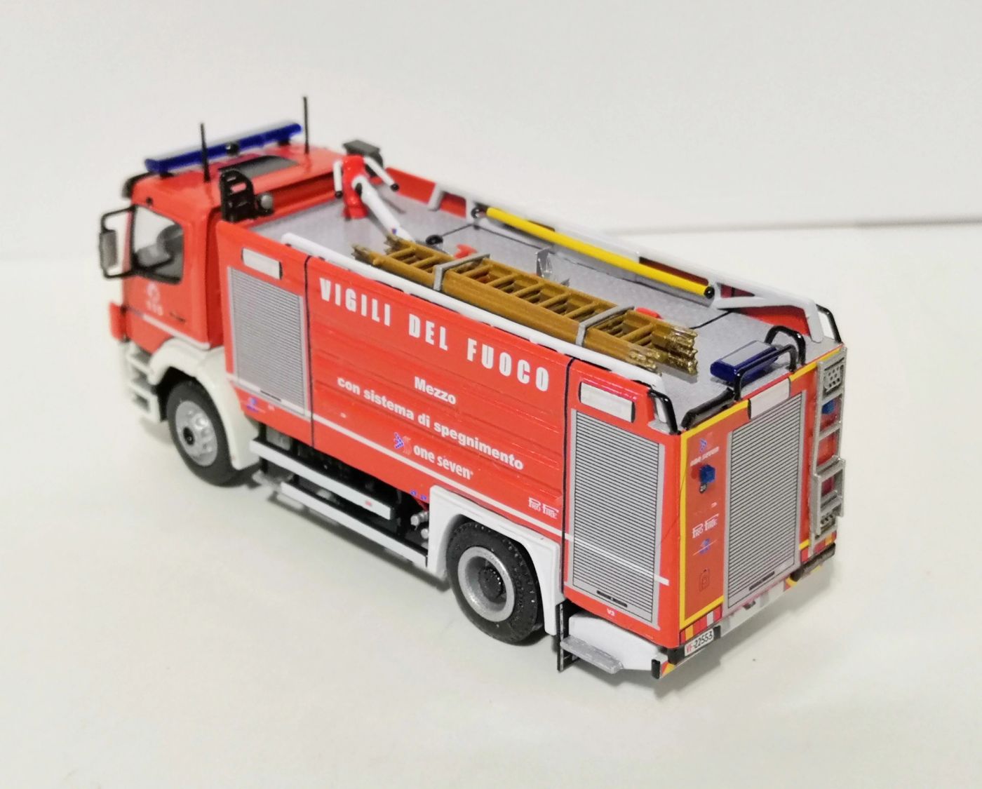 A.B.P. - Mercedes-Benz Atego II Fornitura 'ONE SEVEN' Restyling - Milano, foto 5