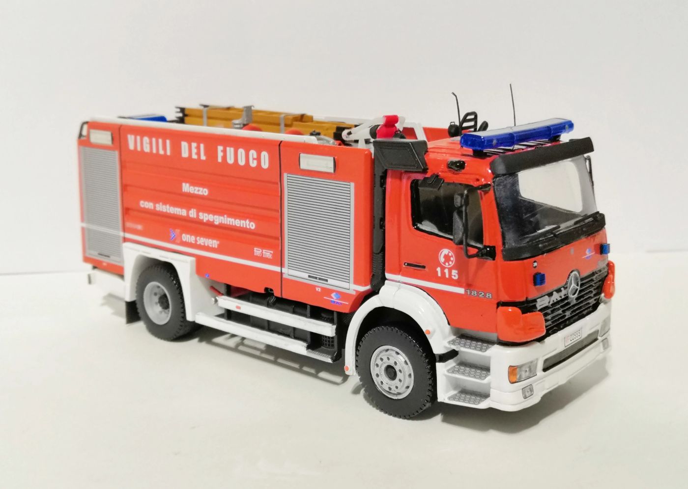 A.B.P. - Mercedes-Benz Atego II Fornitura 'ONE SEVEN' Restyling - Milano, foto 8