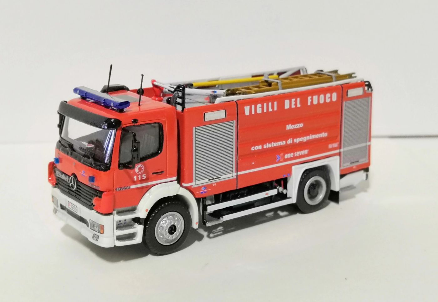A.B.P. - Mercedes-Benz Atego II Fornitura 'ONE SEVEN' Restyling - Milano, foto 2