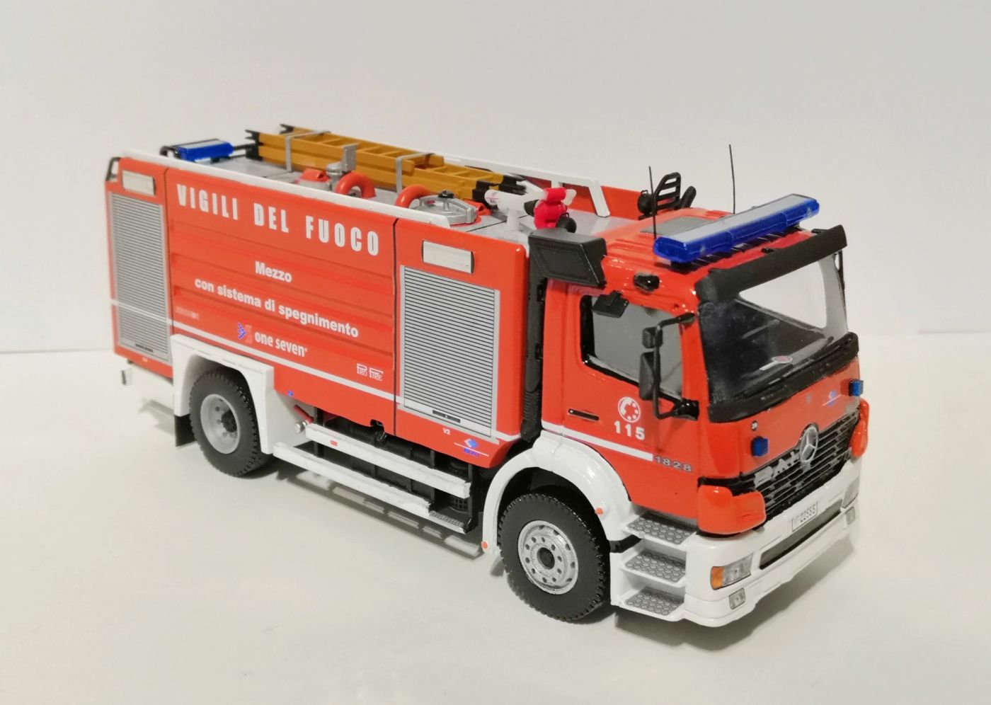 A.B.P. - Mercedes-Benz Atego II Fornitura 'ONE SEVEN' Restyling - Milano, foto 7