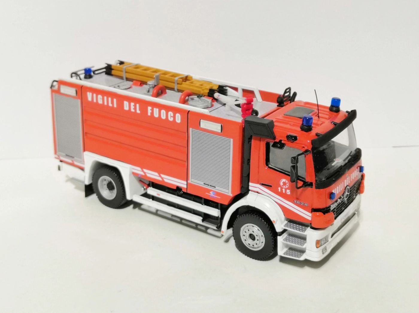 A.B.P. - Mercedes-Benz Atego I Fornitura Restyling - Roseto degli Abruzzi (TE), foto 7