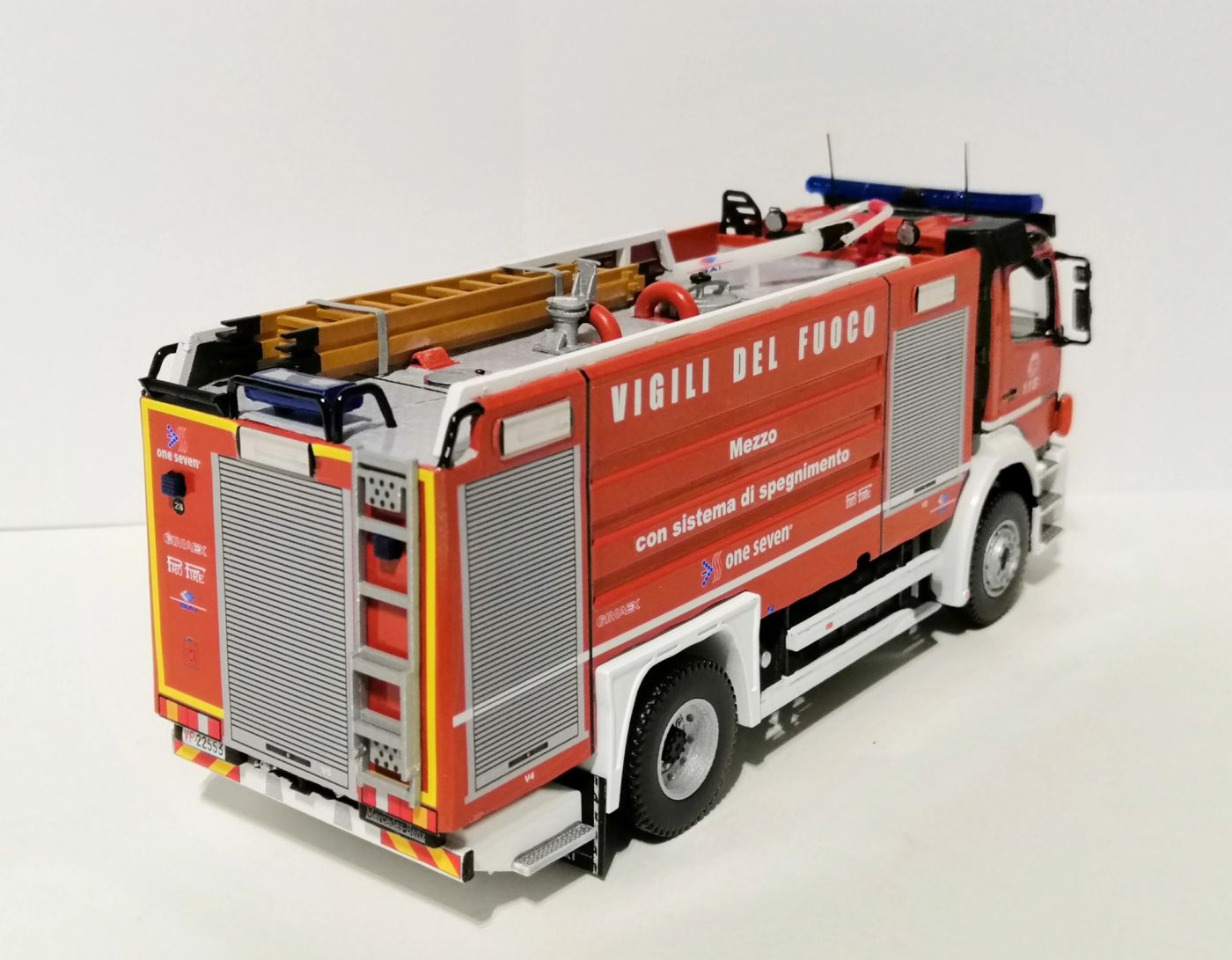 A.B.P. - Mercedes-Benz Atego II Fornitura 'ONE SEVEN' Restyling - Milano, foto 4
