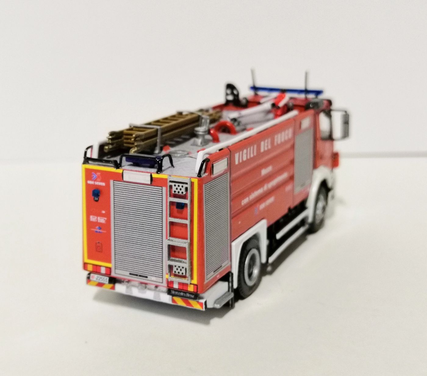 A.B.P. - Mercedes-Benz Atego II Fornitura 'ONE SEVEN' - Milano, foto 5