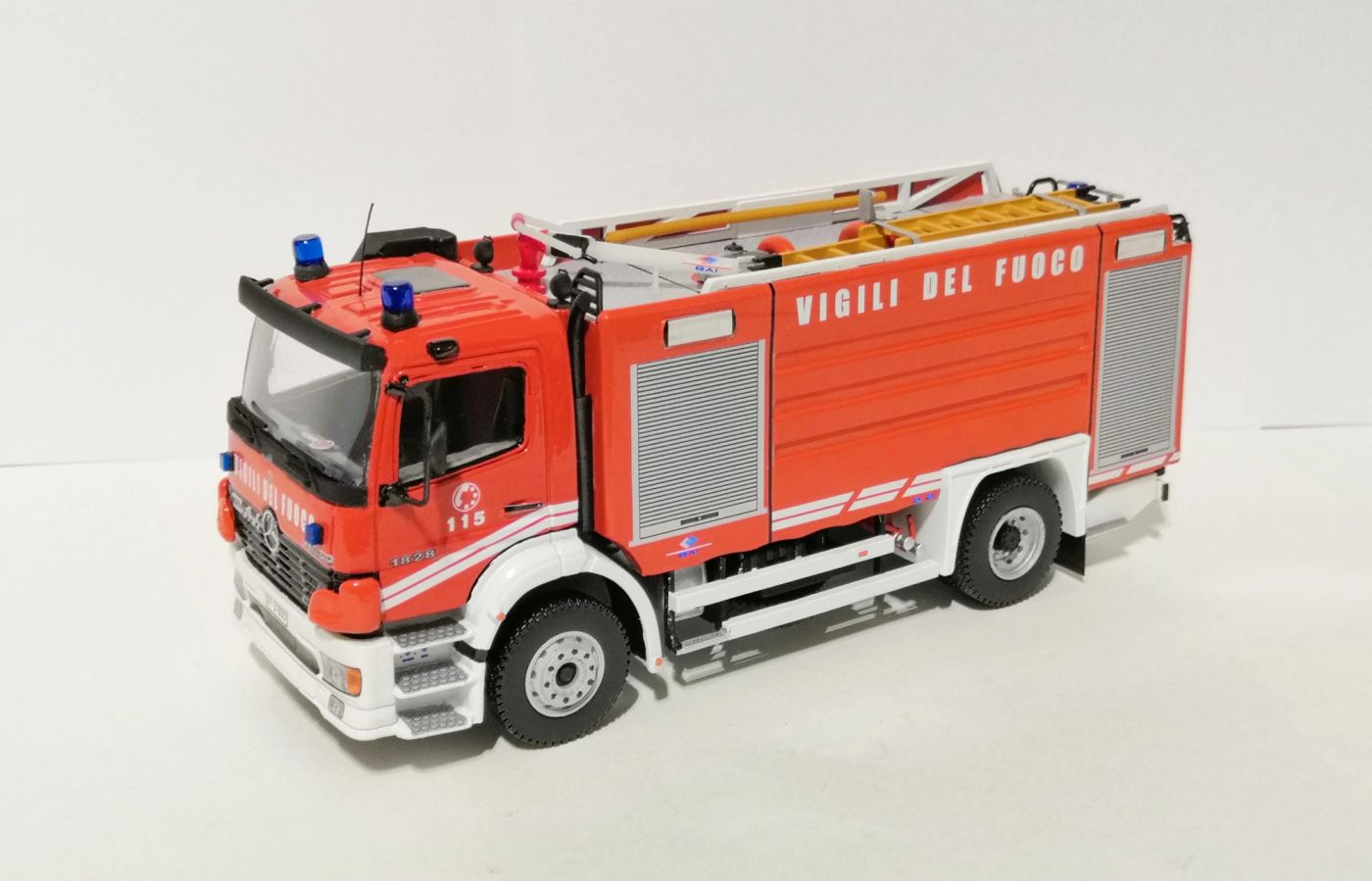 A.B.P. - Mercedes-Benz Atego I Fornitura Restyling - Roseto degli Abruzzi (TE), foto 3