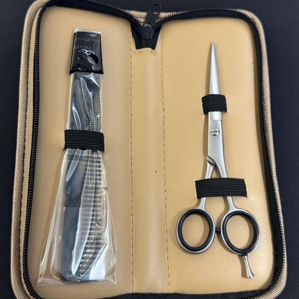 Tweezers
