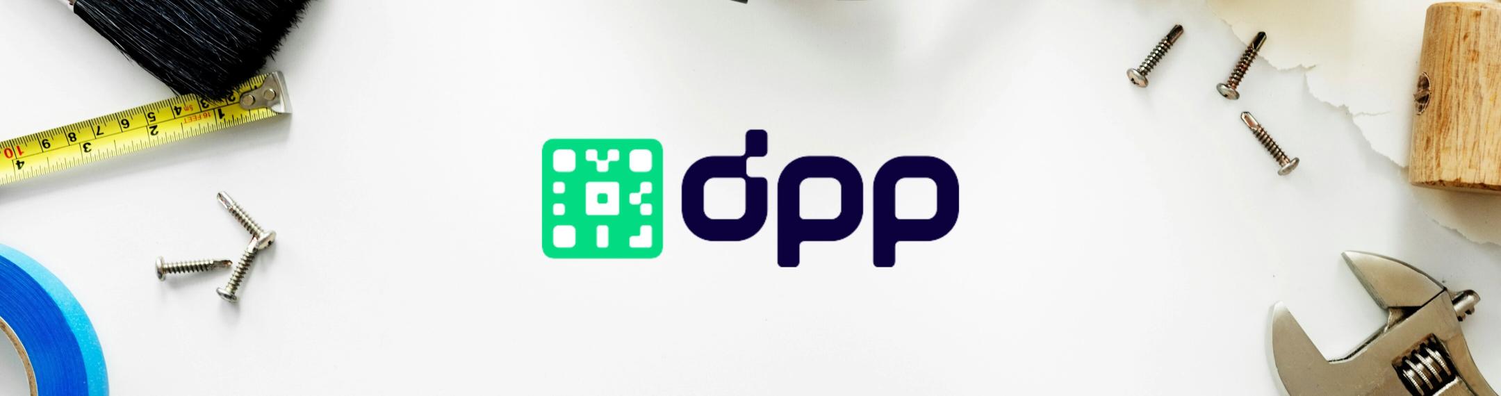 Строителни инструменти, подредени около логото на DigitalProductPassport върху бял фон