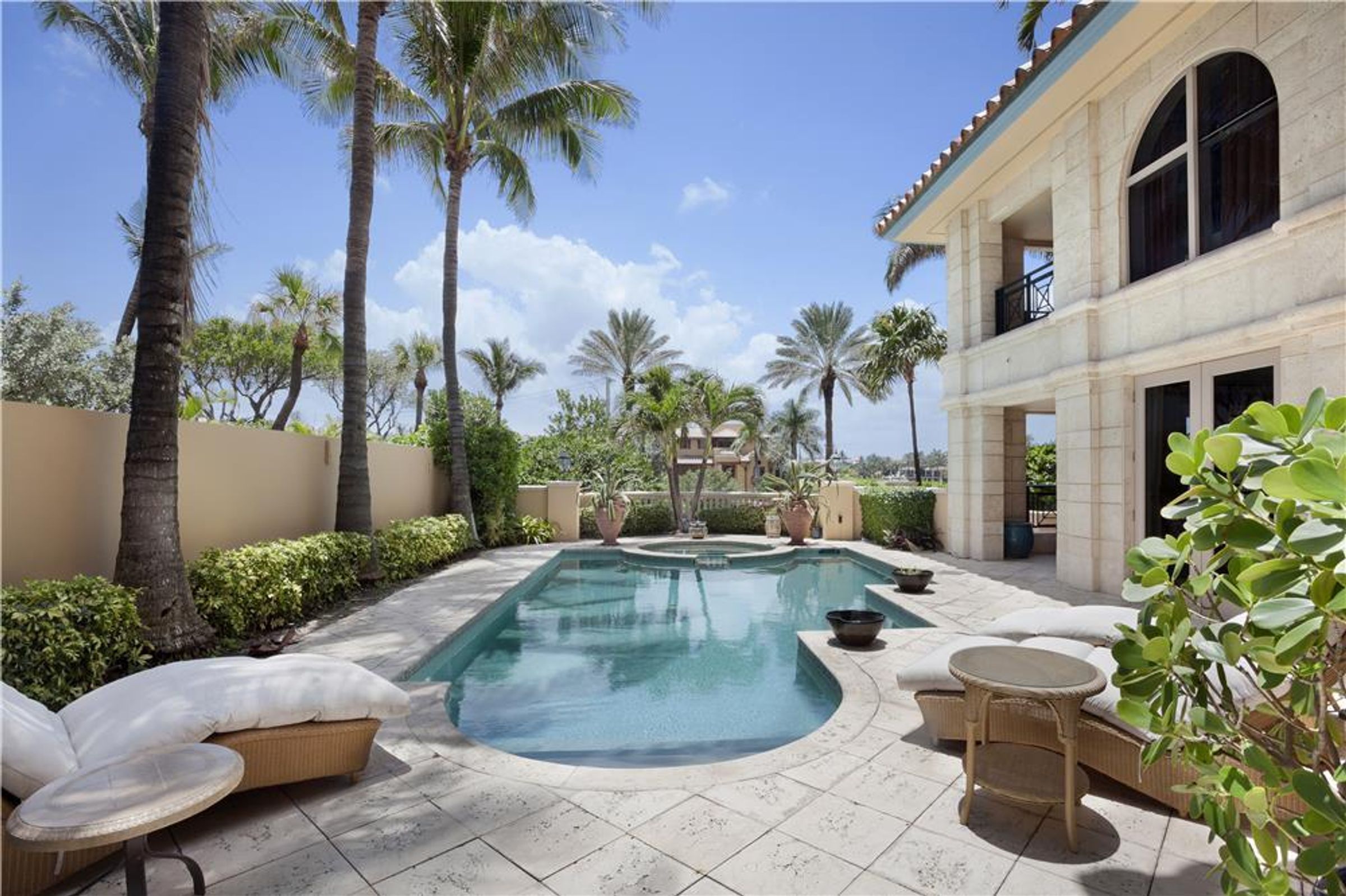 400 S Ocean Boulevard R-27