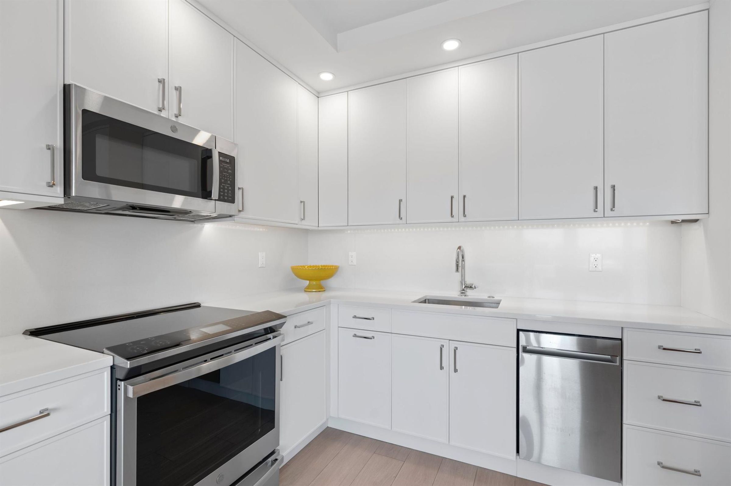 250 Bradley 601 Place 601