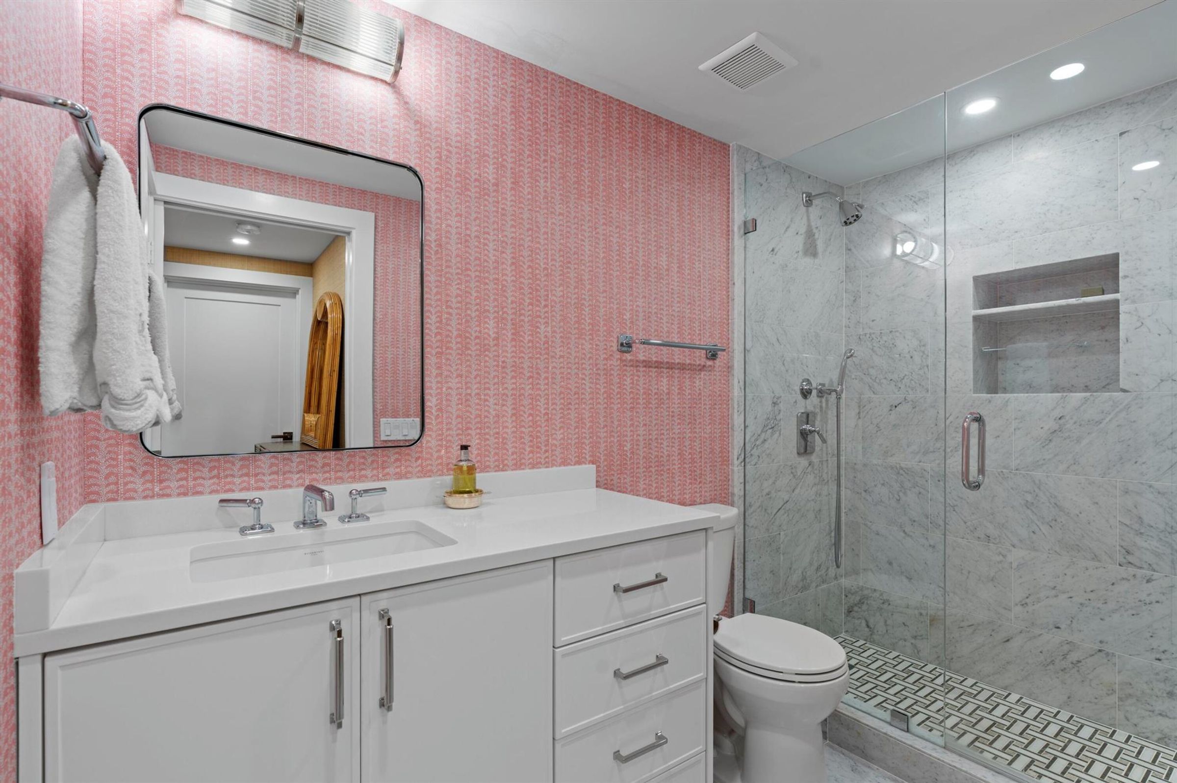 250 Bradley 601 Place 601