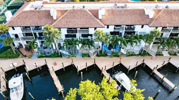 4401 N Ocean Boulevard 16