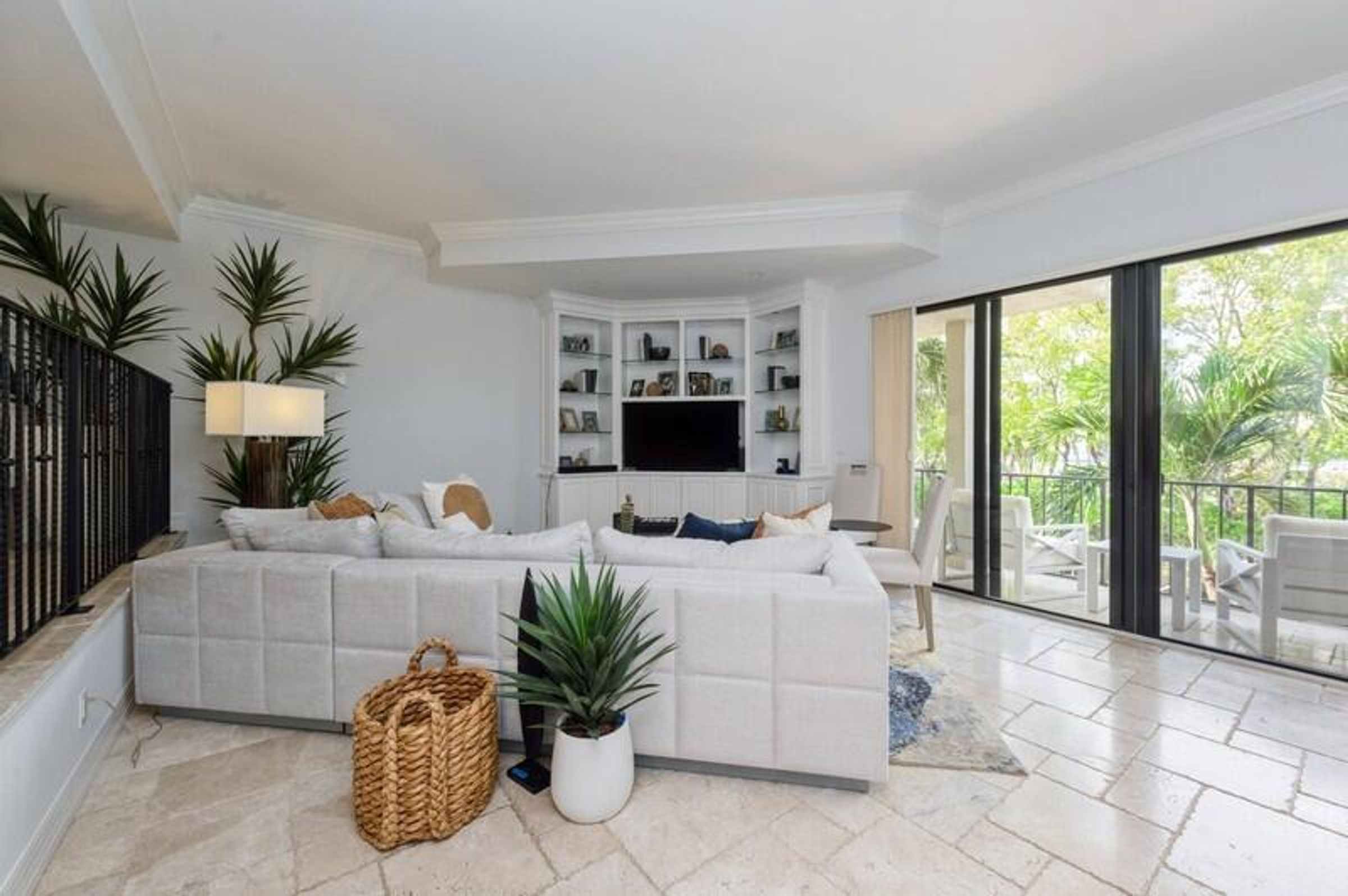 4401 N Ocean Boulevard 16