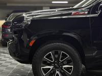 Chevrolet Suburban — foto 5 de 22