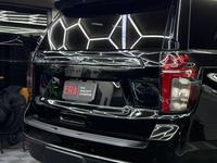 Chevrolet Suburban — foto 7 de 22