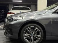 BMW 218 I — foto 4 de 25