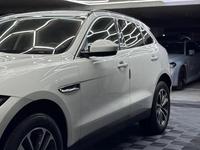 Jaguar F-Pace — foto 9 de 23