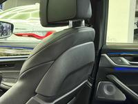 BMW M550 Xdrive — foto 15 de 27