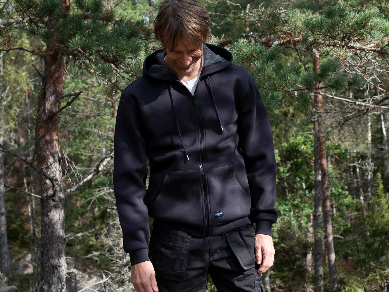 Sweatshirts & Hoodies