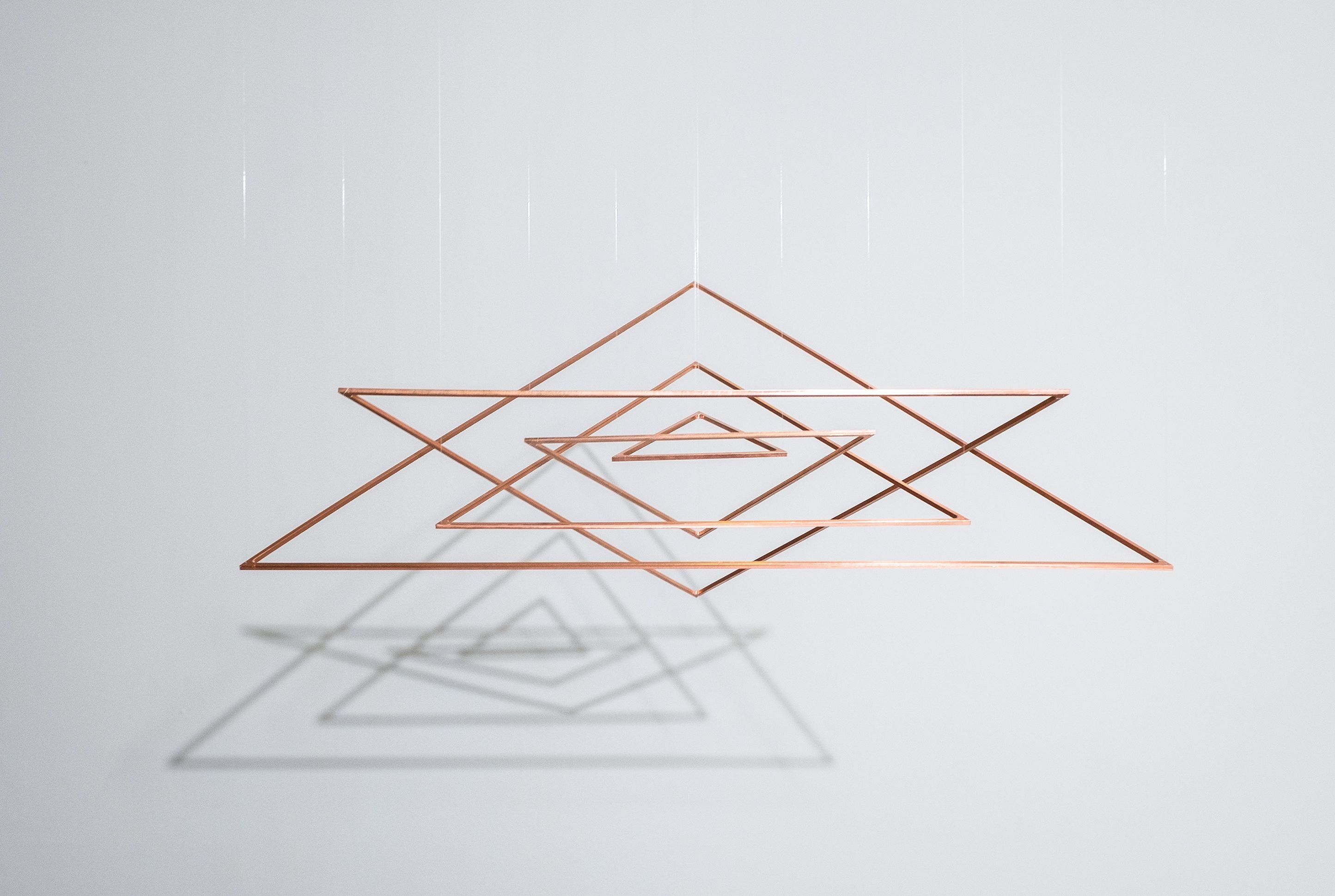 Trianguconcéntricos Cuivre 50 by Elías Crespin