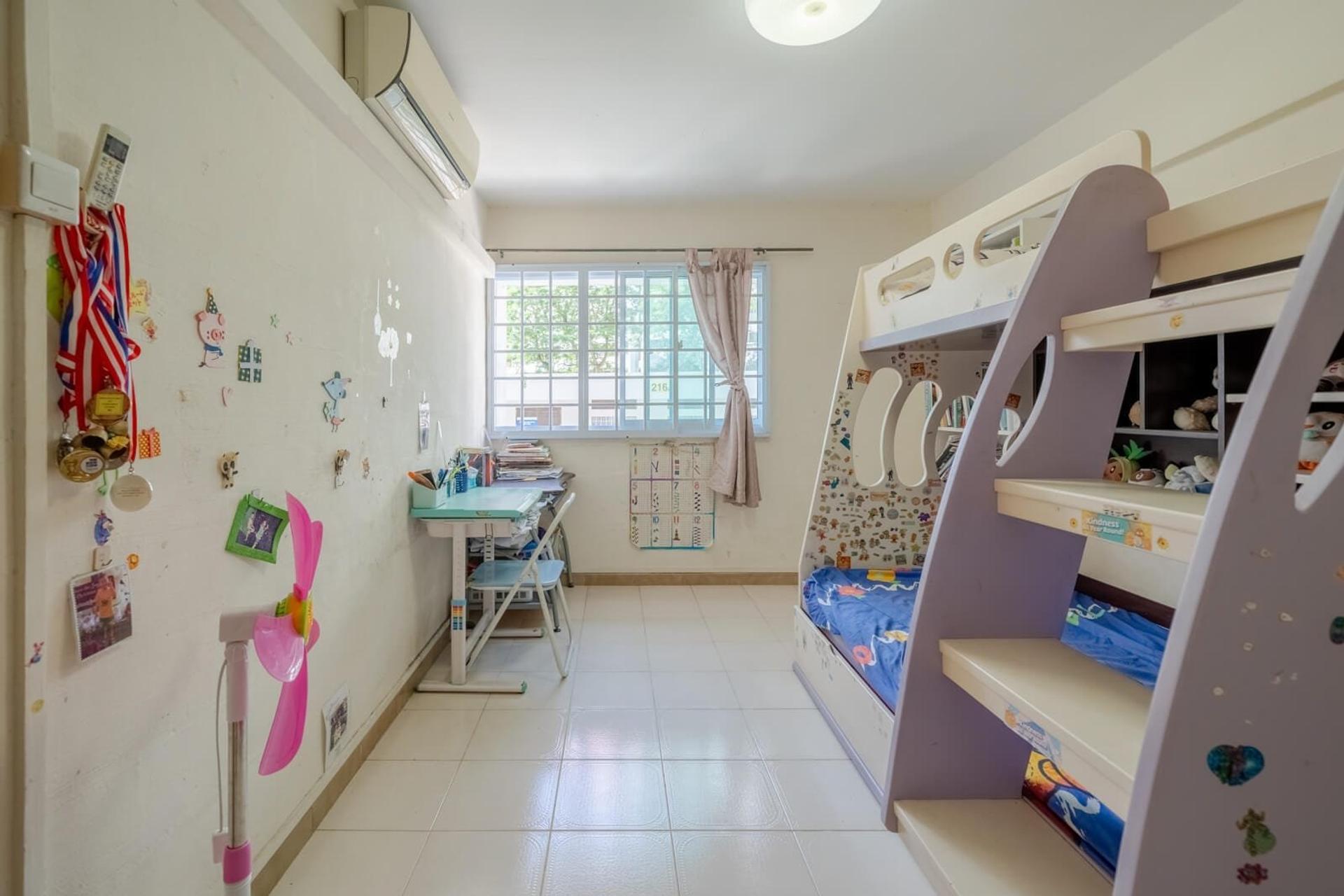 217 Jurong East Street 21