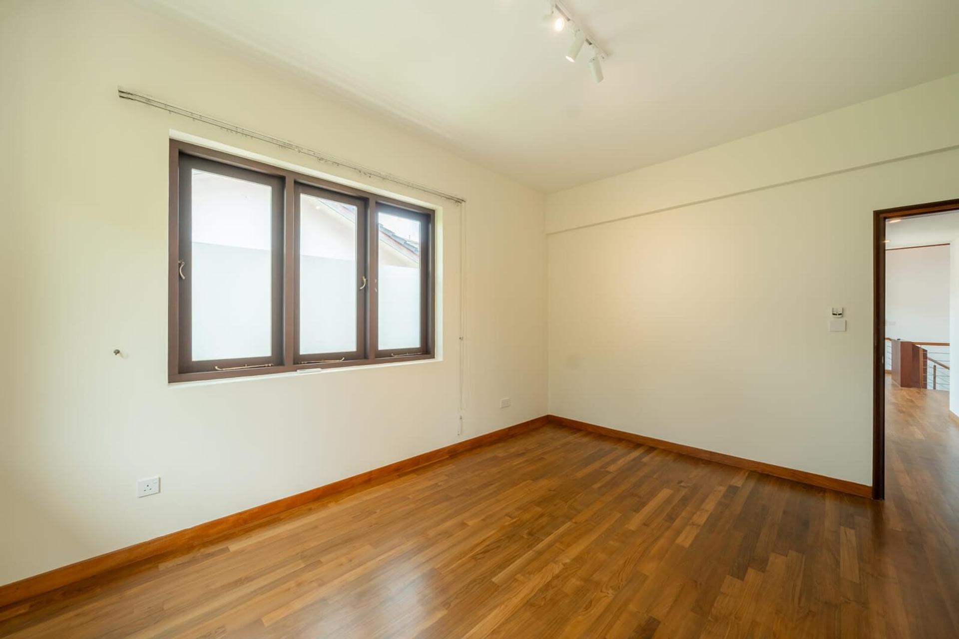 Bungalow House at District 21