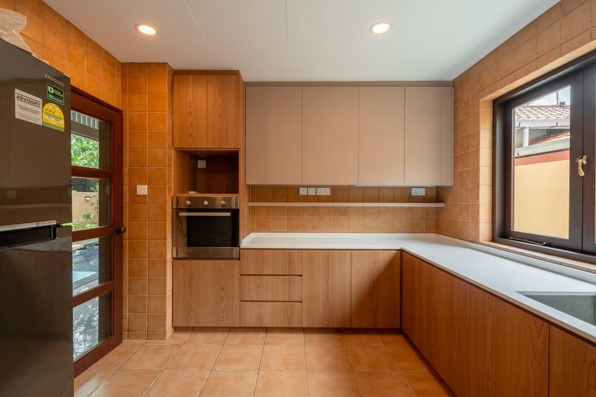 Bungalow House at District 21