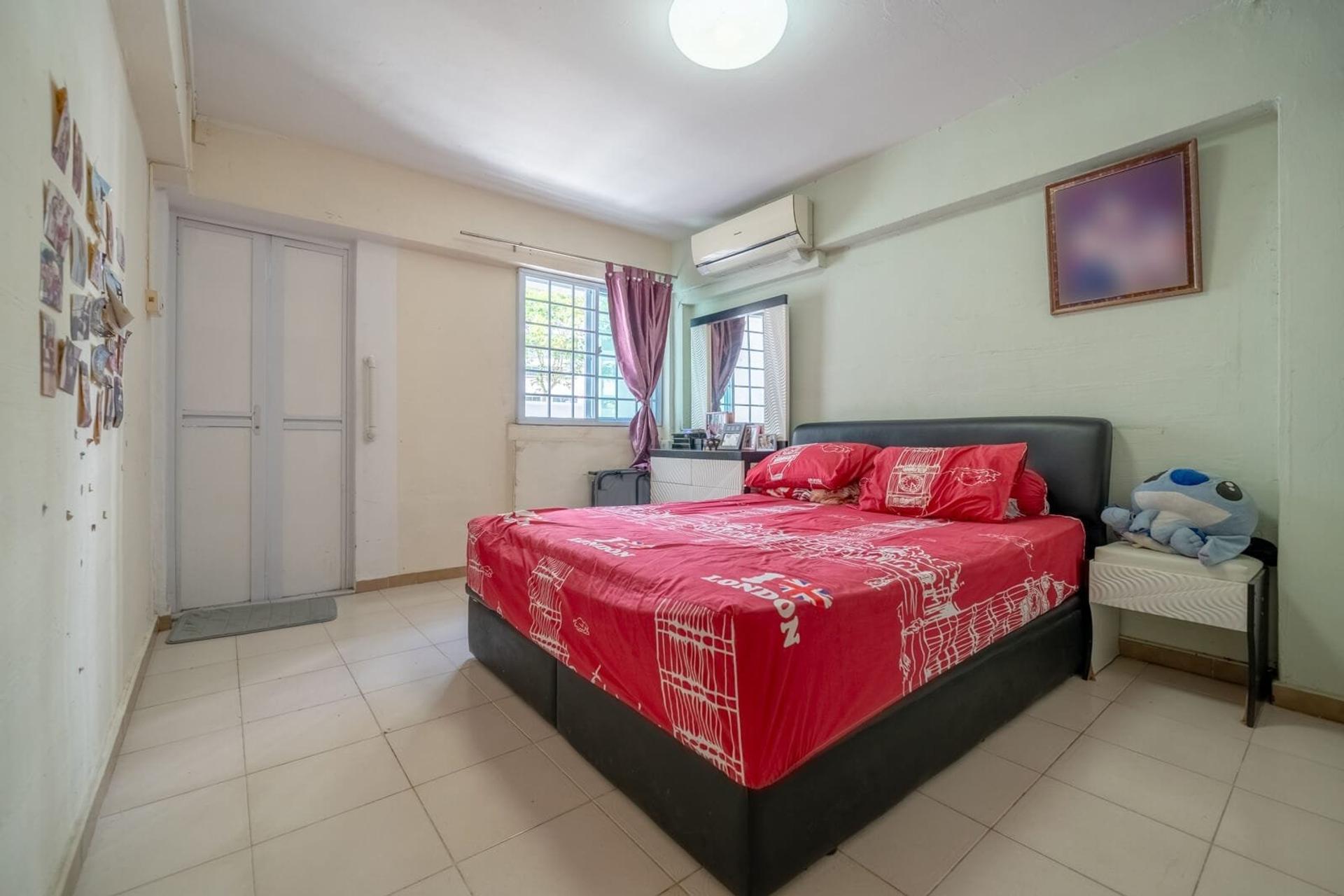 217 Jurong East Street 21