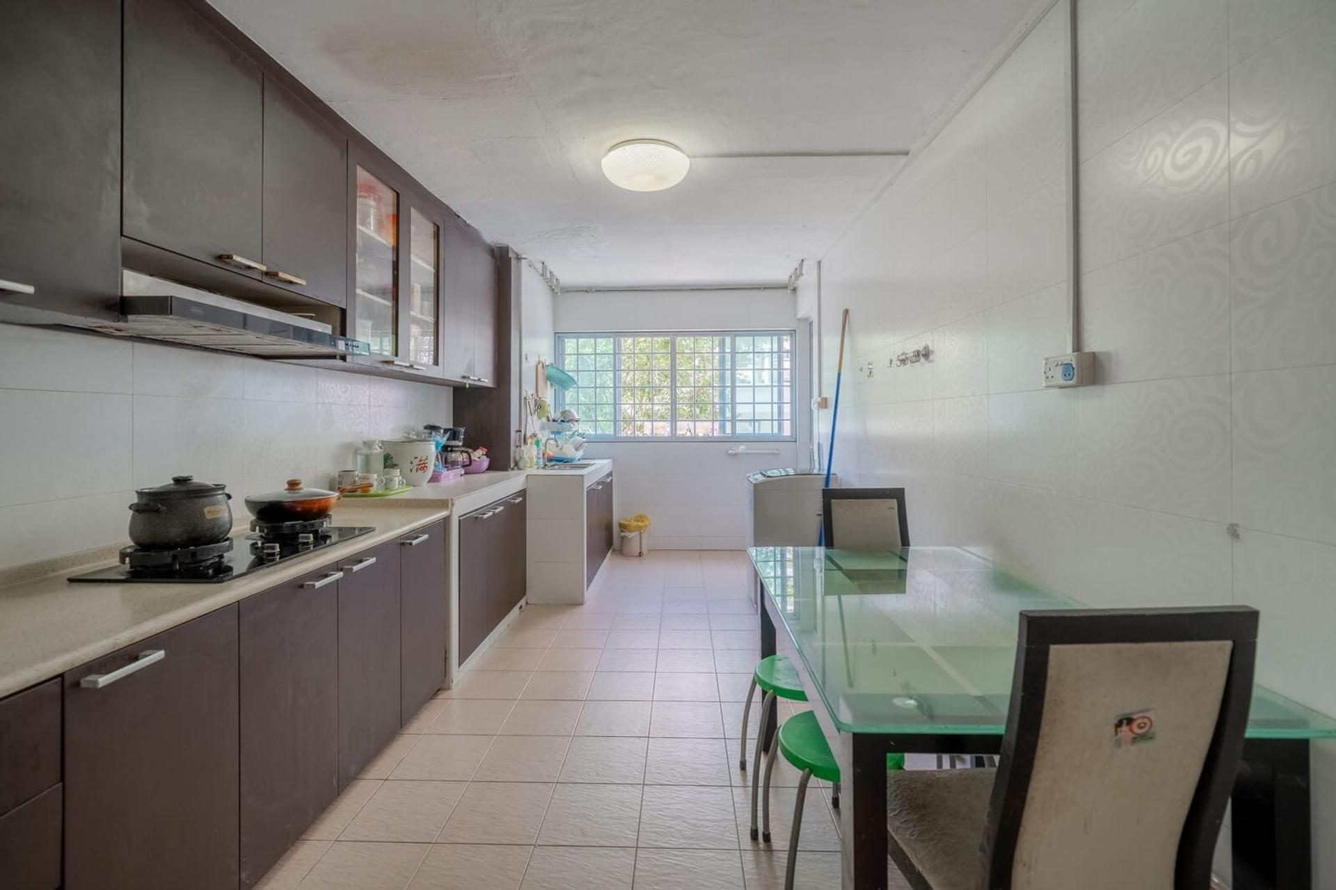 217 Jurong East Street 21