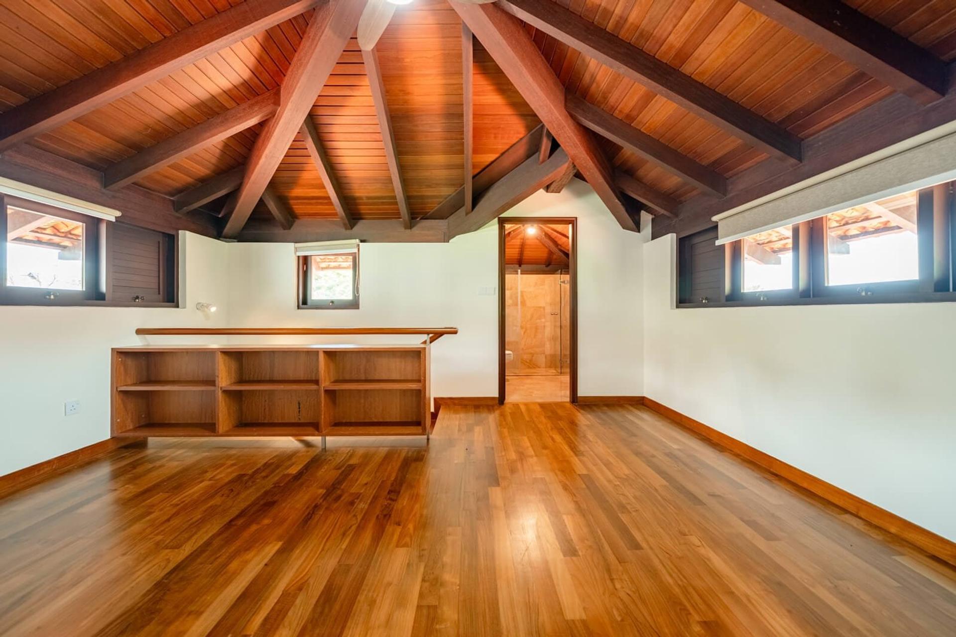 Bungalow House at District 21