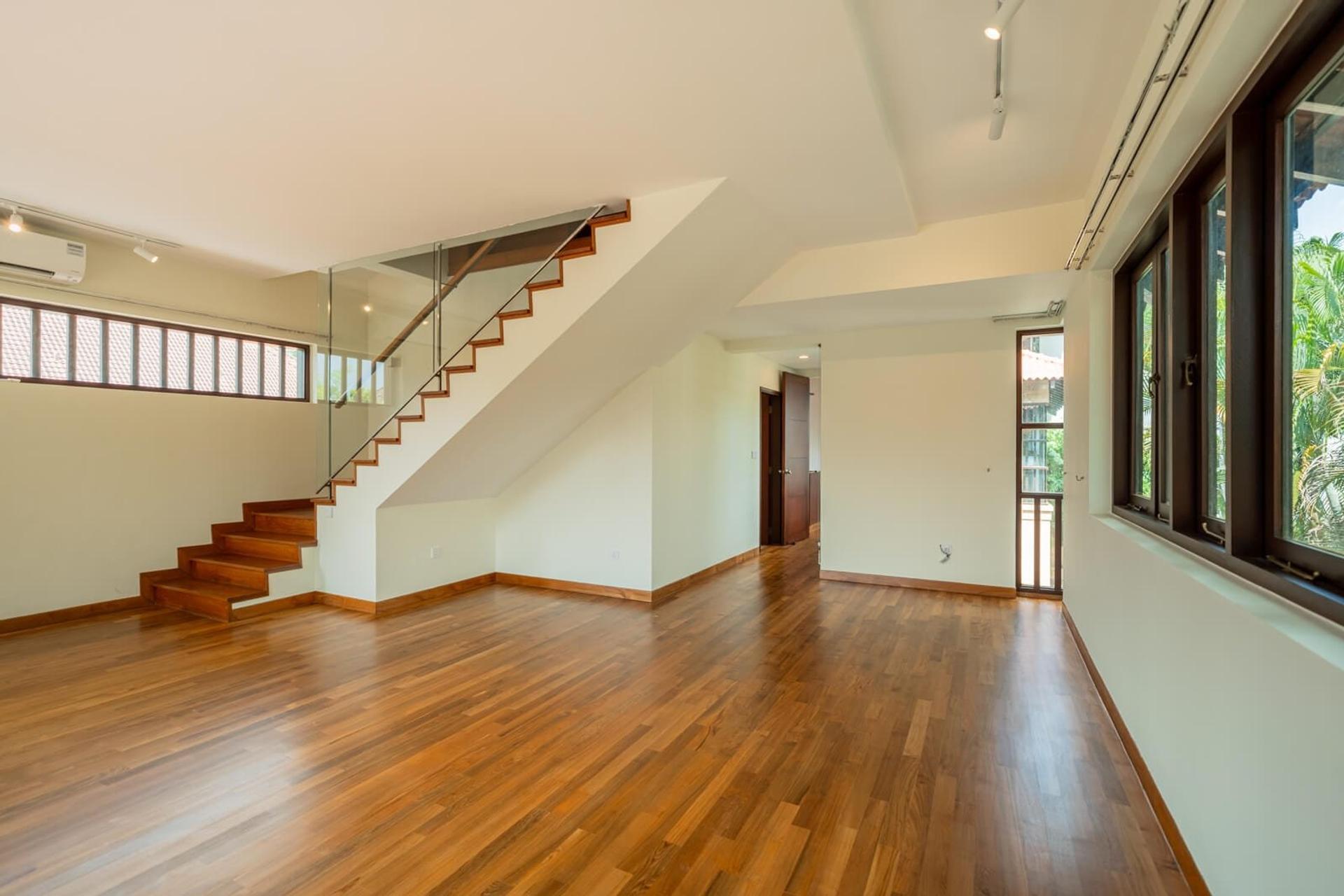 Bungalow House at District 21