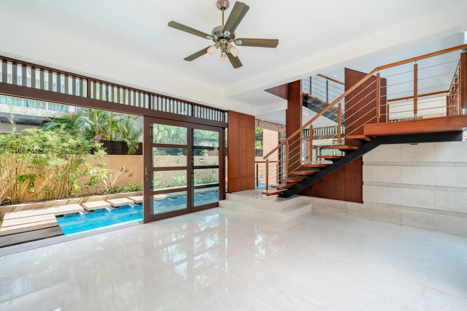 Bungalow House at District 21