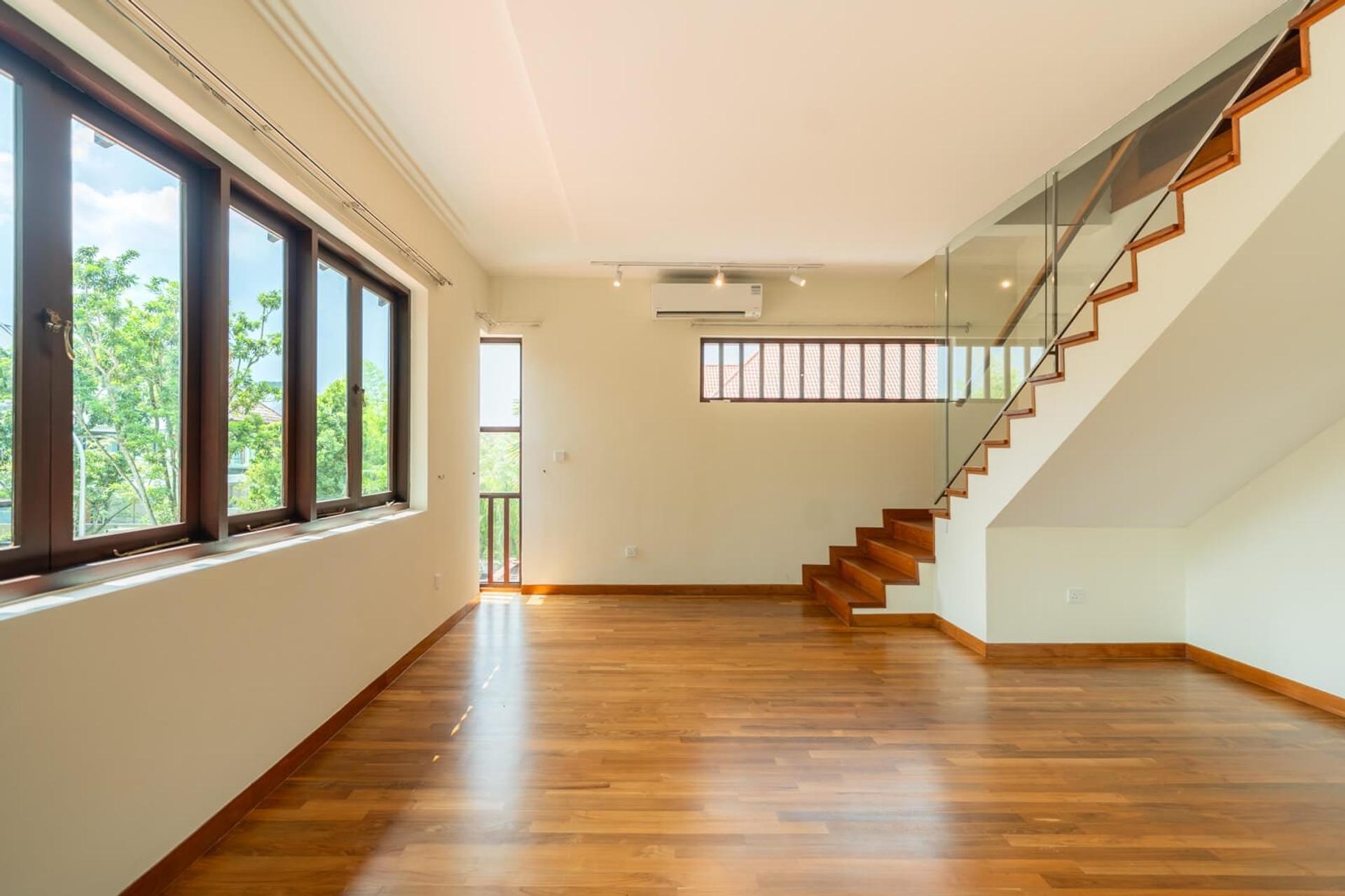 Bungalow House at District 21