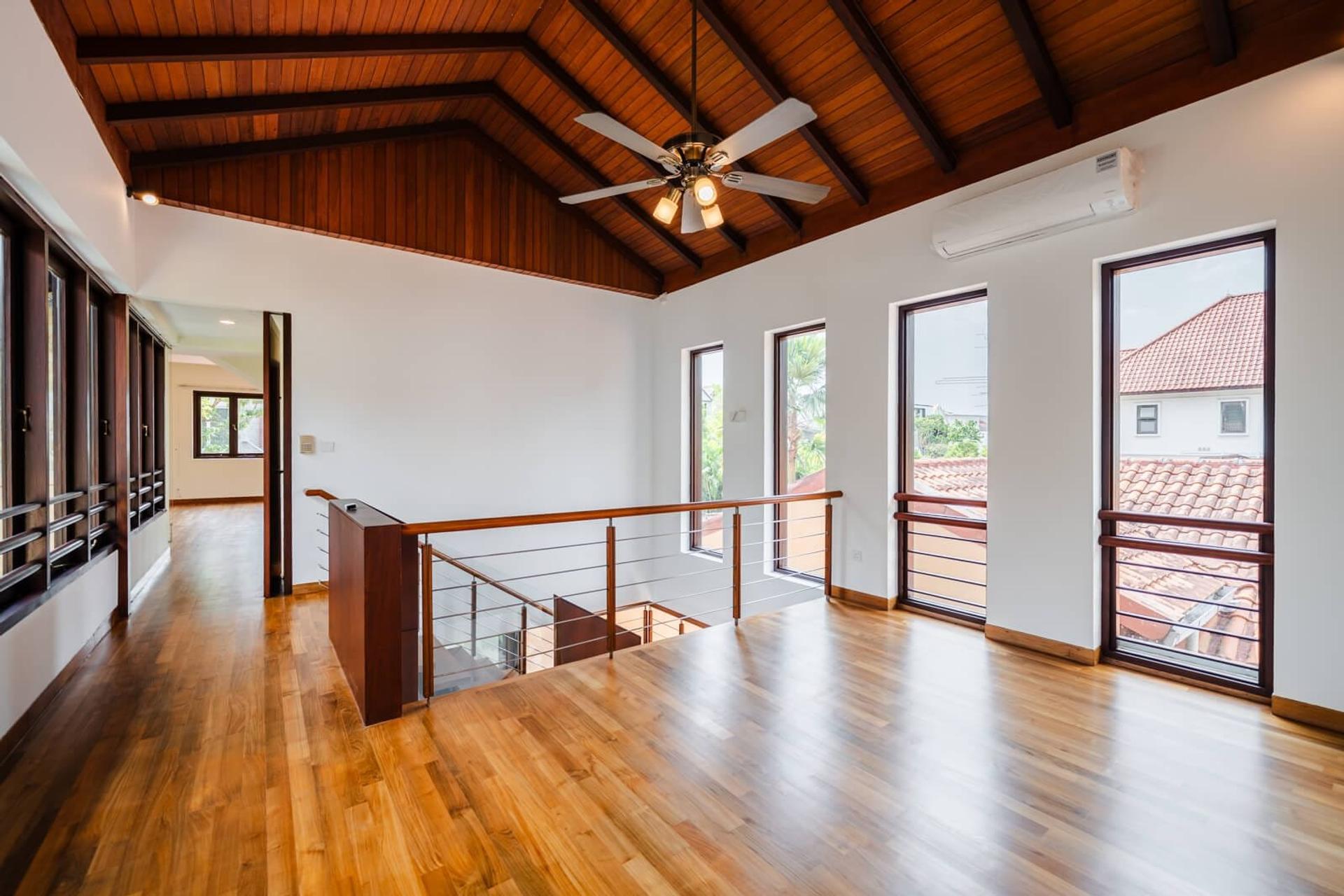 Bungalow House at District 21
