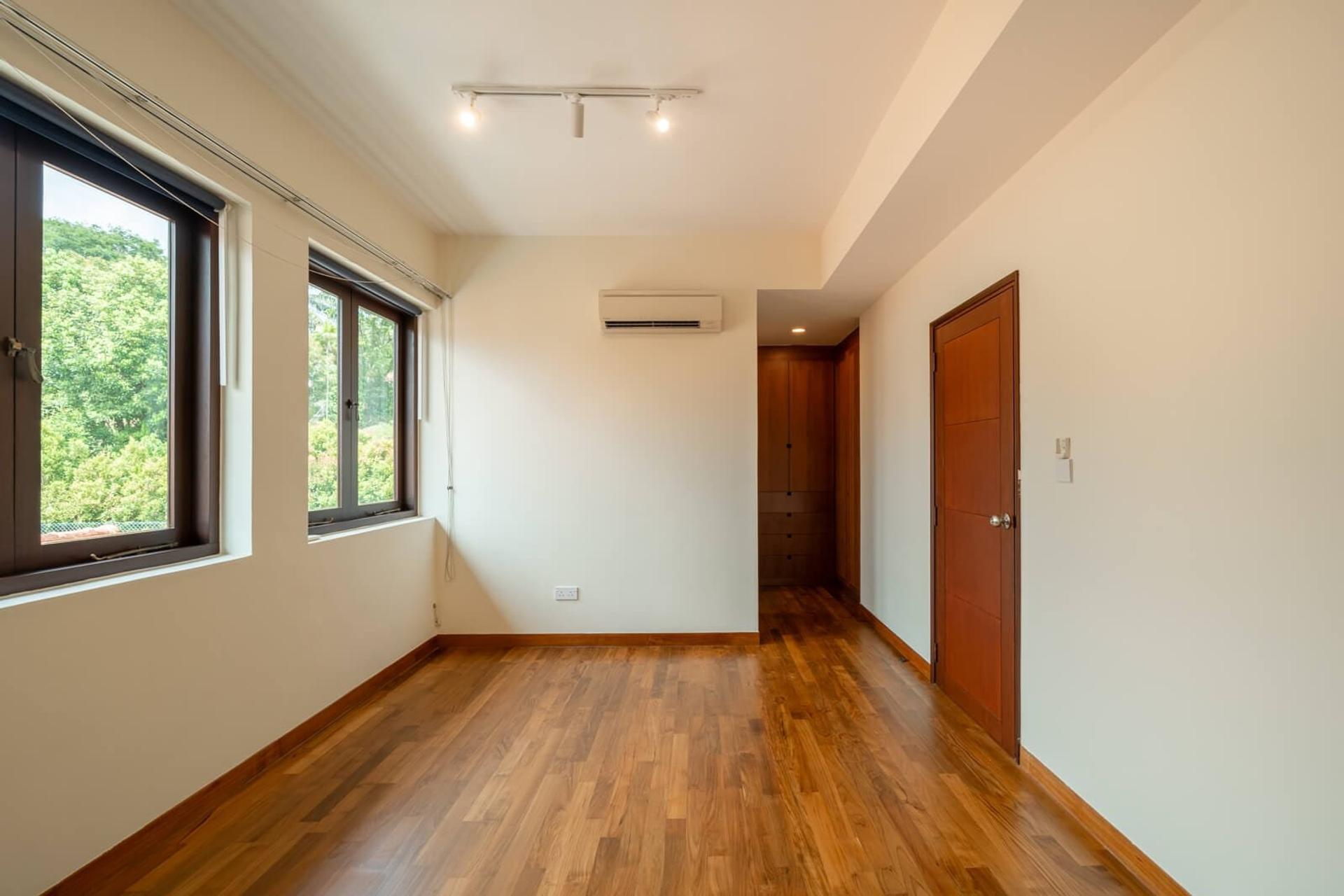 Bungalow House at District 21