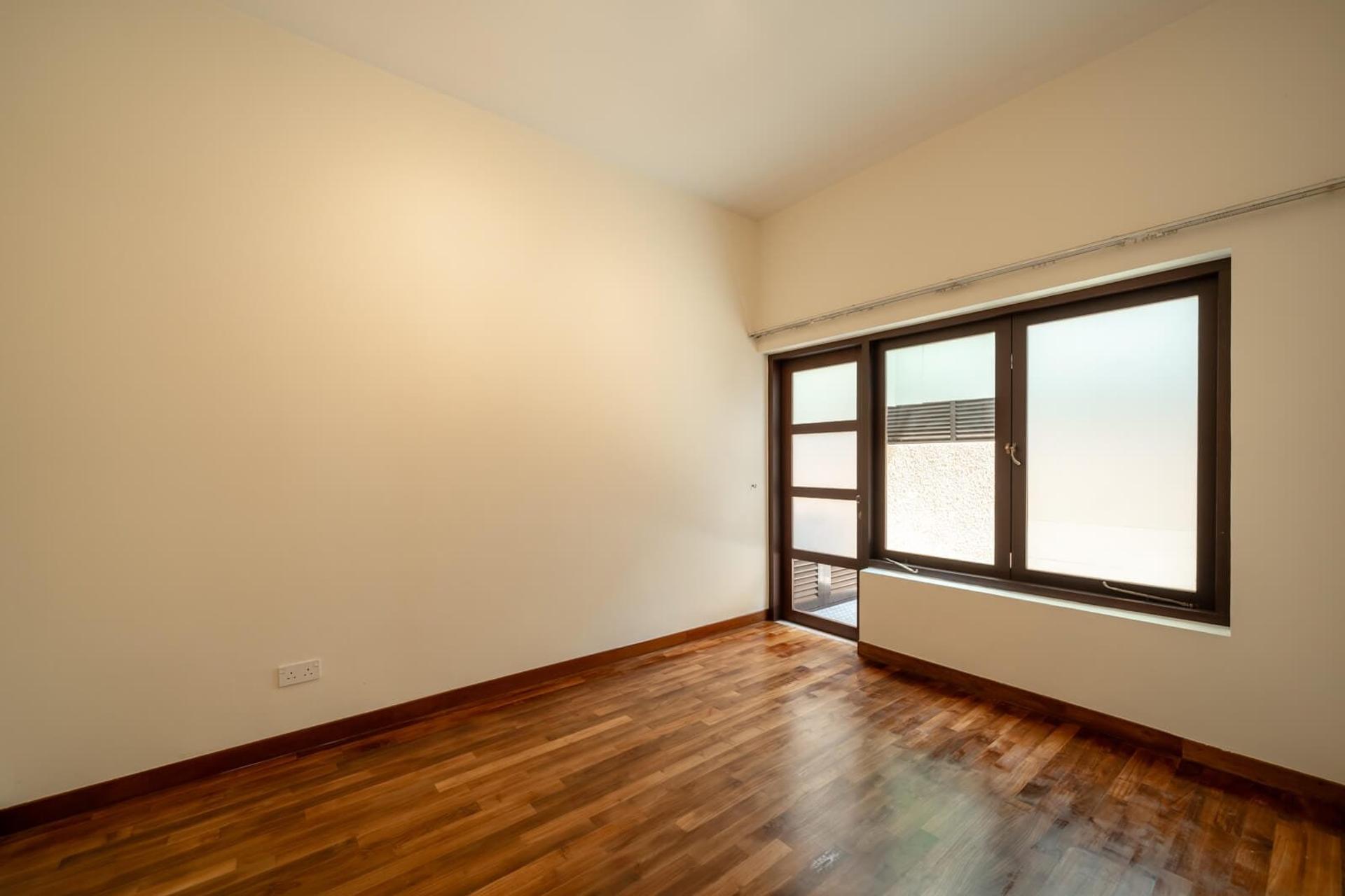 Bungalow House at District 21