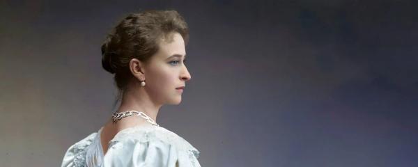 Saint Elizabeth the New Martyr, colour portrait in white.