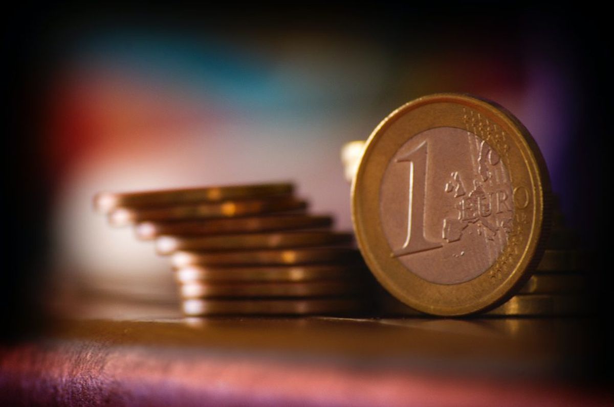 image of Euro coin which is the currency used in Portugal