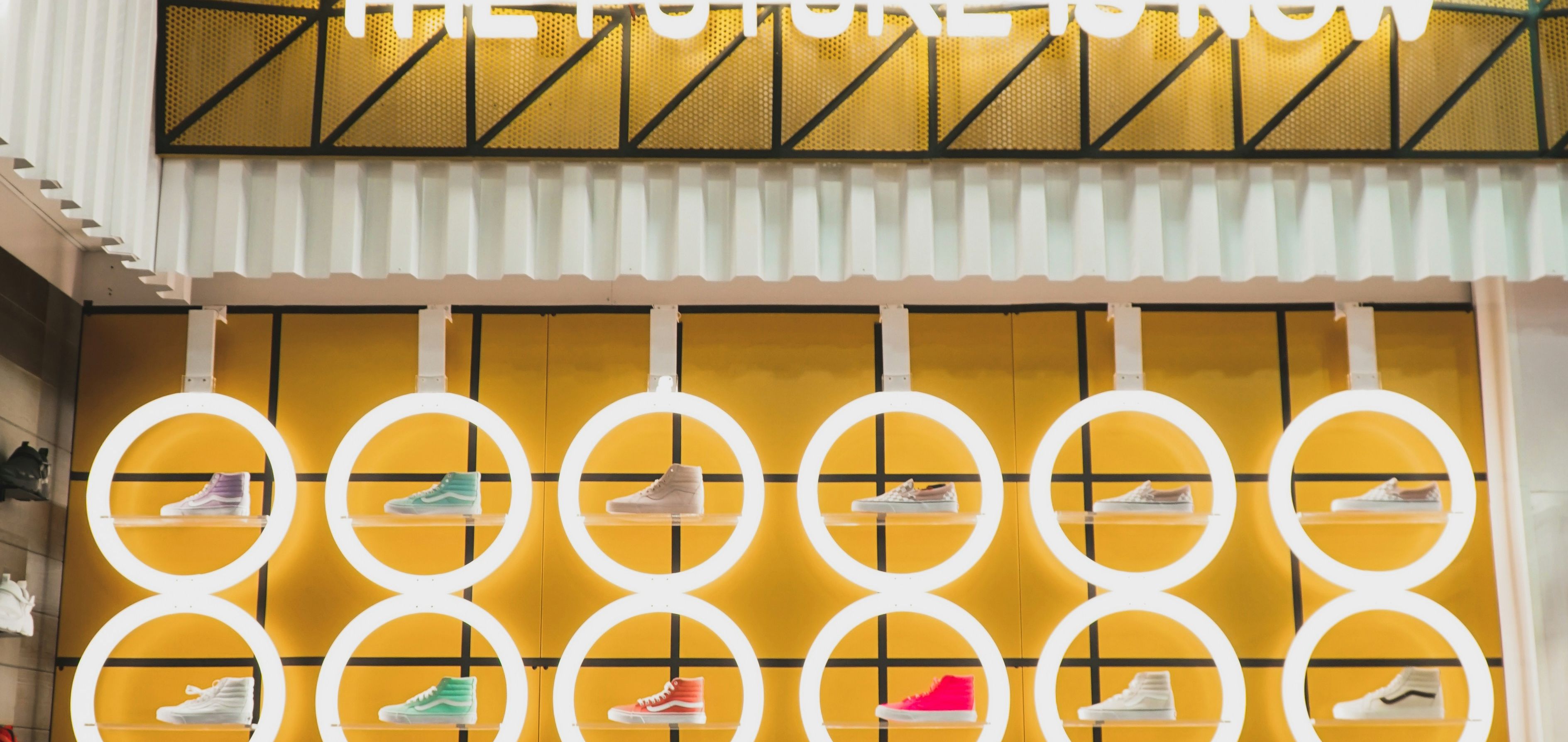 How a global fashion apparel company launched the store of the future