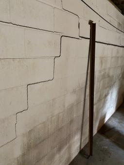 what causes foundation cracks and how to prevent them