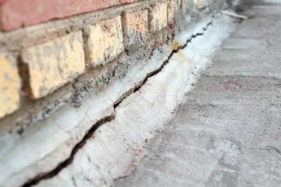cracked-foundation-seal-tite-basement-waterproofing-1